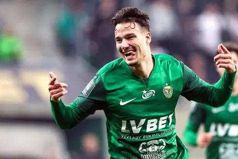 مصدر لـ "يلا كورة": الأهلي ينهي اتفاقه مع أسد الحملاوي.. والشرط الجزائي كلمة السر